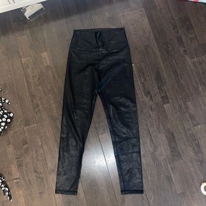 Aerie Offline The Hugger High Waisted Crackle Legging